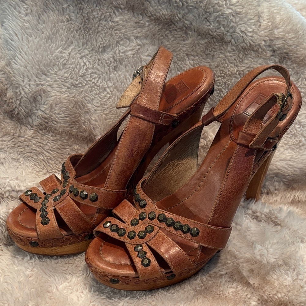 FRYE Caramel studded slingback Leather Heels